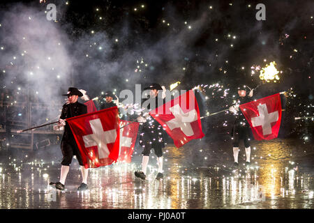 Darsteller für den diesjährigen Edinburgh Military Tattoo Show Presse und Öffentlichkeit diese Jahre Leistung auf der Castle Esplanade in Edinburgh. Mit: Top Secret Drum Corps Wo: Edinburgh, Großbritannien Wann: 02 Aug 2018 Quelle: Euan Kirsche / WANN Stockfoto