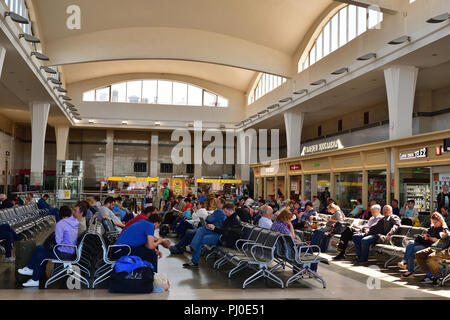 Moskau, Russland - 21. Mai. 2018. Innenraum Wartezimmer in Jaroslawl station Stockfoto