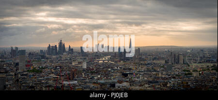 Am frühen Morgen über Blick auf die Skyline von London. Von drone bei 600 ft über dem Marble Arch. Stockfoto