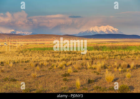 Illimani Vulkan, Aymara, Cordillera Real, an das Departamento La Paz, Bolivien Stockfoto