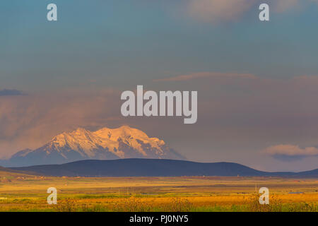 Illimani Vulkan, Aymara, Cordillera Real, an das Departamento La Paz, Bolivien Stockfoto