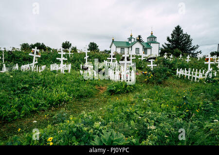 2. AUGUST 2018 - NINILCHIK, ALASKA: Der Heilige Verklärung des Herrn Kapelle ist eine historische Russische Orthodoxe Kirche auf der Kenai Halbinsel. Stockfoto