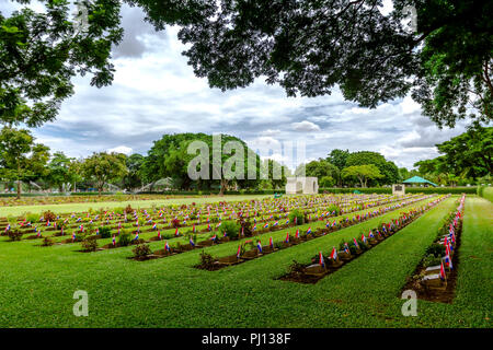 Chong Kai Allied War Cemetery, Kanchanaburi, 10/01/15 Grave Markers von Gefallenen des Zweiten Weltkrieges in Kriegsgefangenschaft Stockfoto