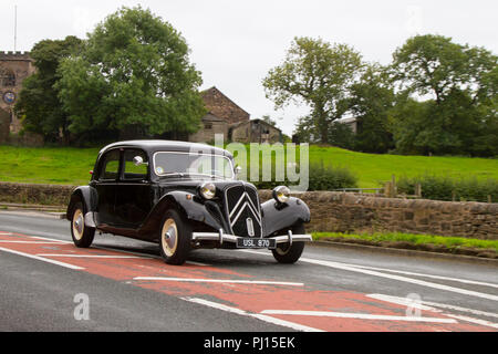 1995 90er Jahre Französisch schwarz Citroën Traction normale verwendet in maigret TV-Serie bei Hoghton Towers Classic Car Show, Preston, UK Stockfoto