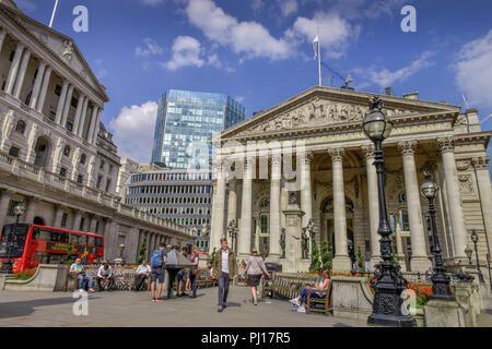 Bank von England (links), Royal Exchange (rechts), Threadneedle Street, London, England, Grossbritannien Stockfoto