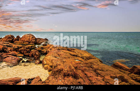 Felsige Küstenlinie, Dunsborough, Western Australia, Australien Stockfoto