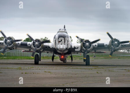 30-05-17, Stratford, Conneticut, USA. Die fliegende Festung "Yankee Lady' bei Sikorski Memorial Airport. Foto: © Simon Grosset Stockfoto