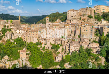 Panoramische Sicht von Sorano, in der Provinz von Grosseto, Toskana (Toscana), Italien. Stockfoto