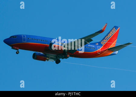 Boeing 737-3 H4 (N 376 SW) von Southwest Airlines auf Ansatz zum Internationalen Flughafen San Francisco (SFO), San Francisco, Kalifornien, Vereinigte Staaten von Amerika Stockfoto