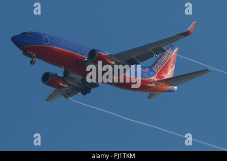 Boeing 737-3 H4 (N632SW) von Southwest Airlines auf Ansatz zum Internationalen Flughafen San Francisco (SFO), San Francisco, Kalifornien, Vereinigte Staaten von Amerika Stockfoto