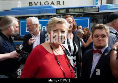 Marie-Luise Marjan als Helga Beimer und Jan Grünig als MARTIN BEIMER Stockfoto