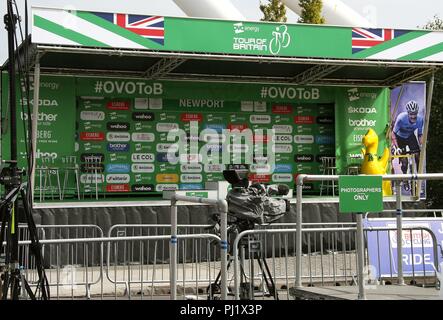 Das Siegertreppchen in der Nähe der Ziellinie an der ersten Etappe der Tour von Großbritannien 2018 in der Stadt Newport South Wales GB UK 2018 Stockfoto