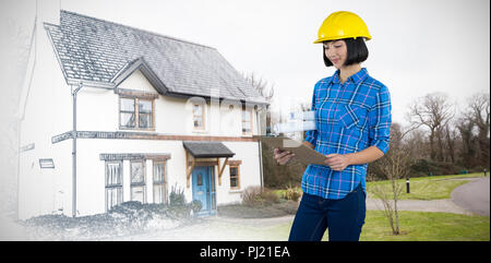 Das zusammengesetzte Bild der weiblichen Architect bei der Zwischenablage vor grauem Hintergrund suchen Stockfoto