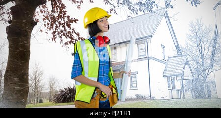 Das zusammengesetzte Bild der weiblichen Architekten holding Blueprint gegen grauer Hintergrund Stockfoto