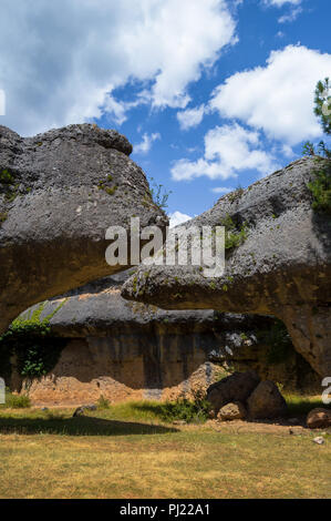 Rock 'Bären' in die verzauberte Stadt (Ciudad Encantada) von Cuenca, Spanien. Mit Felsformationen ähnliche Formen der Dinge statt. Erosion tritt. Stockfoto