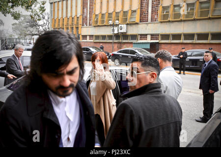 Buenos Aires, Argentinien. 3. Sep 2018. Der ehemalige Argentinische Präsidentin Cristina Fernández de Kirchner bezeugte in Federal Court. Sie ist vom Richter Claudio Bonadio der Korruption ring Credit: Claudio Santisteban/ZUMA Draht/Alamy Leben Nachrichten beschuldigt Stockfoto