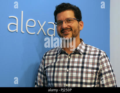 Berlin, Deutschland. 30 Aug, 2018. 30.08.2018, Berlin: Amazonen Smart-Home Chef Daniel Rausch besucht die Technologie Messe IFA. Credit: Andrej Sokolow/dpa/Alamy leben Nachrichten Stockfoto