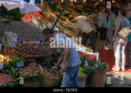 Istanbul, Türkei. 3. September 2018. Inflationsrate hits türkische Märkte. Credit: Engin Karaman/Alamy leben Nachrichten Stockfoto