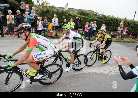 Barnstable, Devon, Großbritannien. 3. September 2018. Ovo Tour durch Großbritannien, Etappe 2, Bratton Fleming KOM-Aufstieg und Ende an Barnstable, Devon, England. 3. September 2018, Stufe zwei Cranbrook zu Barnstable Devon: Simon Stuart-Miller/Alamy leben Nachrichten Stockfoto