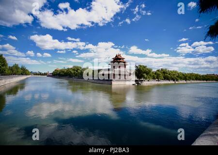 China. 4. Sep 2018. Peking, China - Landschaft der Eckturm der Verbotenen Stadt in sonniger Tag in Peking, China. Credit: SIPA Asien/ZUMA Draht/Alamy leben Nachrichten Stockfoto
