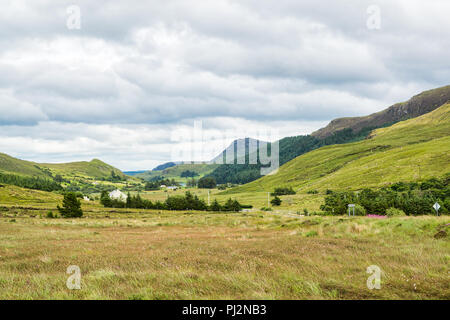 Das ist ein Bild von einer Wiese in einem Tal in Donegal Irland Stockfoto