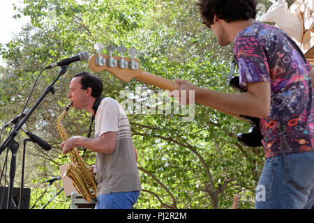 BARCELONA - 2 JUL: Emilio Jose E Os Indigenas (Band) führen in Konzert im Vida-Festival am 2. Juli 2016 in Barcelona, Spanien. Stockfoto