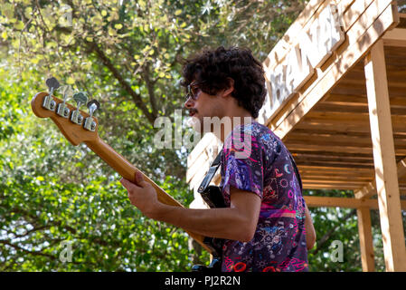 BARCELONA - 2 JUL: Emilio Jose E Os Indigenas (Band) führen in Konzert im Vida-Festival am 2. Juli 2016 in Barcelona, Spanien. Stockfoto