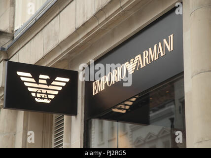 Die Emporio Armani Store auf New Bond Street, London. PRESS ASSOCIATION Foto. Bild Datum: Mittwoch, August 22, 2018. Photo Credit: Yui Mok/PA-Kabel Stockfoto