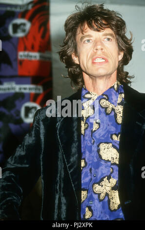 LOS ANGELES, Ca - 9. SEPTEMBER: Sänger Mick Jagger nimmt an der 9. jährlichen MTV Video Music Awards am 9. September 1992 an Pauley Pavillion, UCLA in Westwood, Los Angeles, Kalifornien. Foto von Barry King/Alamy Stock Foto Stockfoto