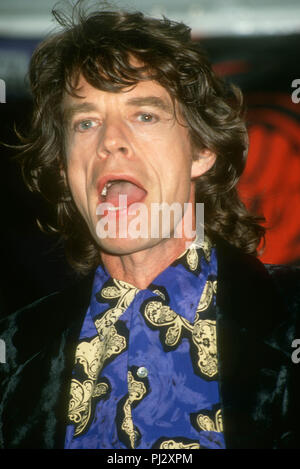 LOS ANGELES, Ca - 9. SEPTEMBER: Sänger Mick Jagger nimmt an der 9. jährlichen MTV Video Music Awards am 9. September 1992 an Pauley Pavillion, UCLA in Westwood, Los Angeles, Kalifornien. Foto von Barry King/Alamy Stock Foto Stockfoto