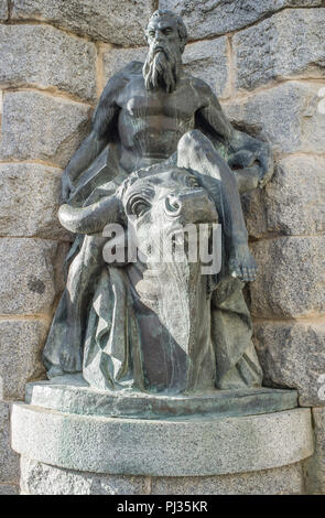 Badajoz, Spanien - Mai 25th, 2018: Der Evangelist Lukas, gehört zu 4 Evangelisten sculptorical Gruppe. Von Bildhauer Juan de Ávalos Stockfoto