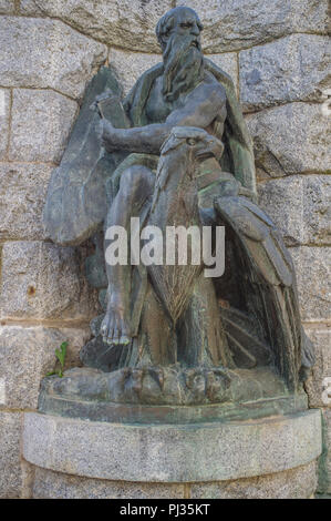 Badajoz, Spanien - Mai 25th, 2018: Der Evangelist Johannes gehört zu 4 Evangelisten sculptorical Gruppe. Von Bildhauer Juan de Ávalos Stockfoto