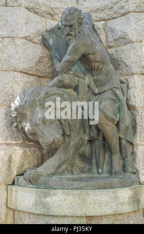 Badajoz, Spanien - Mai 25th, 2018: Der Evangelist Johannes gehört zu 4 Evangelisten sculptorical Gruppe. Von Bildhauer Juan de Ávalos Stockfoto