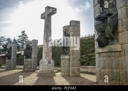 Badajoz, Spanien - 25. Mai, 2018: Die vier Evangelisten sculptorical Gruppe. Von Bildhauer Juan de Ávalos Stockfoto