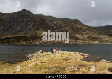 Schöne Berglandschaft rund um Llyn Idwal im Cwm Idwal Nature Reserve, Snowdonia National Park, North Wales. Stockfoto