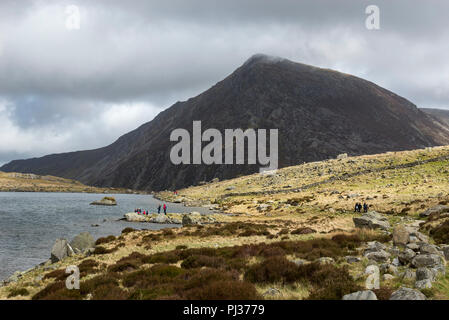 Schöne Berglandschaft rund um Llyn Idwal im Cwm Idwal Nature Reserve, Snowdonia National Park, North Wales. Stockfoto