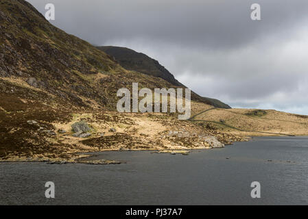 Schöne Berglandschaft rund um Llyn Idwal im Cwm Idwal Nature Reserve, Snowdonia National Park, North Wales. Stockfoto