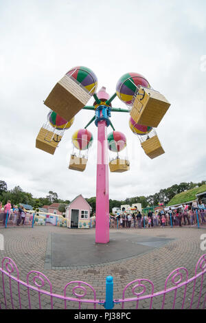 Die Solitärspiele big Ballonfahrt, Solitärspiele Welt, Paultons Park, Romsey, Hampshire, England, Vereinigtes Königreich. Stockfoto