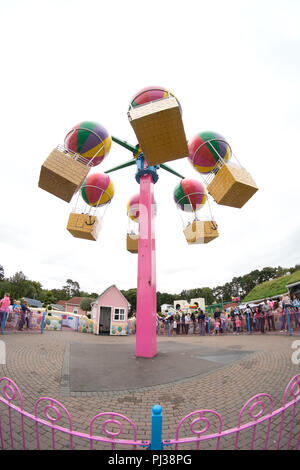 Die Solitärspiele big Ballonfahrt, Solitärspiele Welt, Paultons Park, Romsey, Hampshire, England, Vereinigtes Königreich. Stockfoto