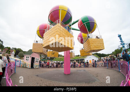 Die Solitärspiele big Ballonfahrt, Solitärspiele Welt, Paultons Park, Romsey, Hampshire, England, Vereinigtes Königreich. Stockfoto