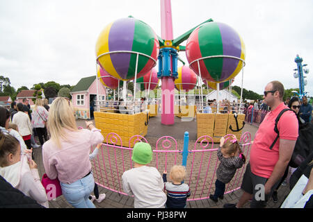 Die Solitärspiele big Ballonfahrt, Solitärspiele Welt, Paultons Park, Romsey, Hampshire, England, Vereinigtes Königreich. Stockfoto