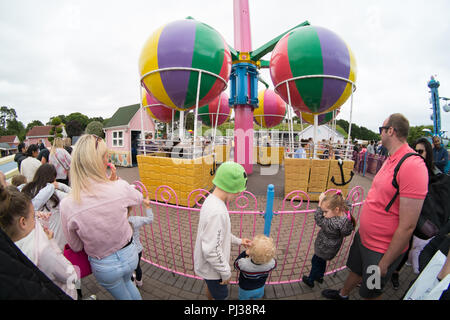 Die Solitärspiele big Ballonfahrt, Solitärspiele Welt, Paultons Park, Romsey, Hampshire, England, Vereinigtes Königreich. Stockfoto