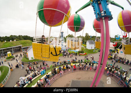 Die Solitärspiele big Ballonfahrt, Solitärspiele Welt, Paultons Park, Romsey, Hampshire, England, Vereinigtes Königreich. Stockfoto