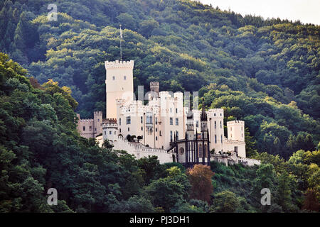 (Schloss Stolzenfels Schloss Stolzenfels) 13. Jahrhundert ehemalige mittelalterliche Festung Burg (Burg) verwandelte sich in einen Palast, am Rhein, gegenüber Lahnst Stockfoto