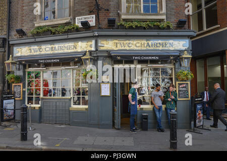 Pub, zwei Vorsitzenden, Dartmouth St, Westminster, London, England, Grossbritannien Stockfoto