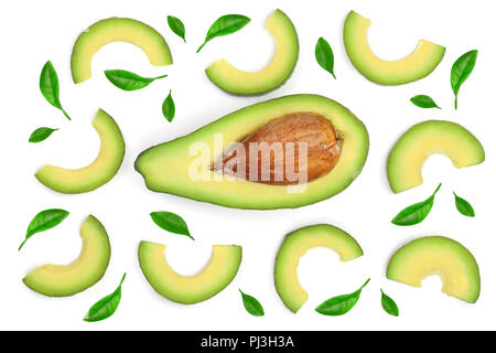 Avocado Schichten auf weißem Hintergrund. Ansicht von oben. Flach Muster Stockfoto