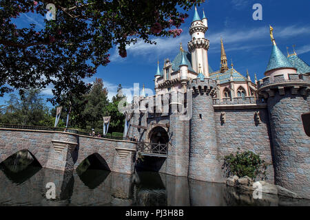 Sleeping Beauty Castle, Disneyland Park, Anaheim, Kalifornien, Vereinigte Staaten von Amerika Stockfoto