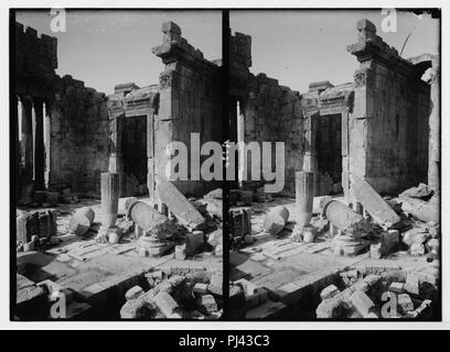 Baalbek. Große Säulen am Eingang der Bacchus Tempel Stockfoto