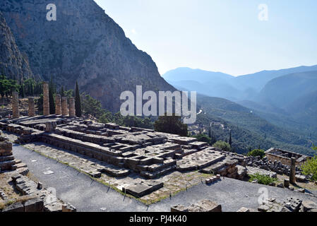 Der Tempel des Apollo in Delphi, Zentral Griechenland Stockfoto