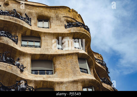 BARCELONA, SPANIEN - 23. April: Casa Milla, Details der Fassade des Hauses durch den Architekten Antonio Gaudi April 23, 2018 in Barcelona, Spanien Stockfoto